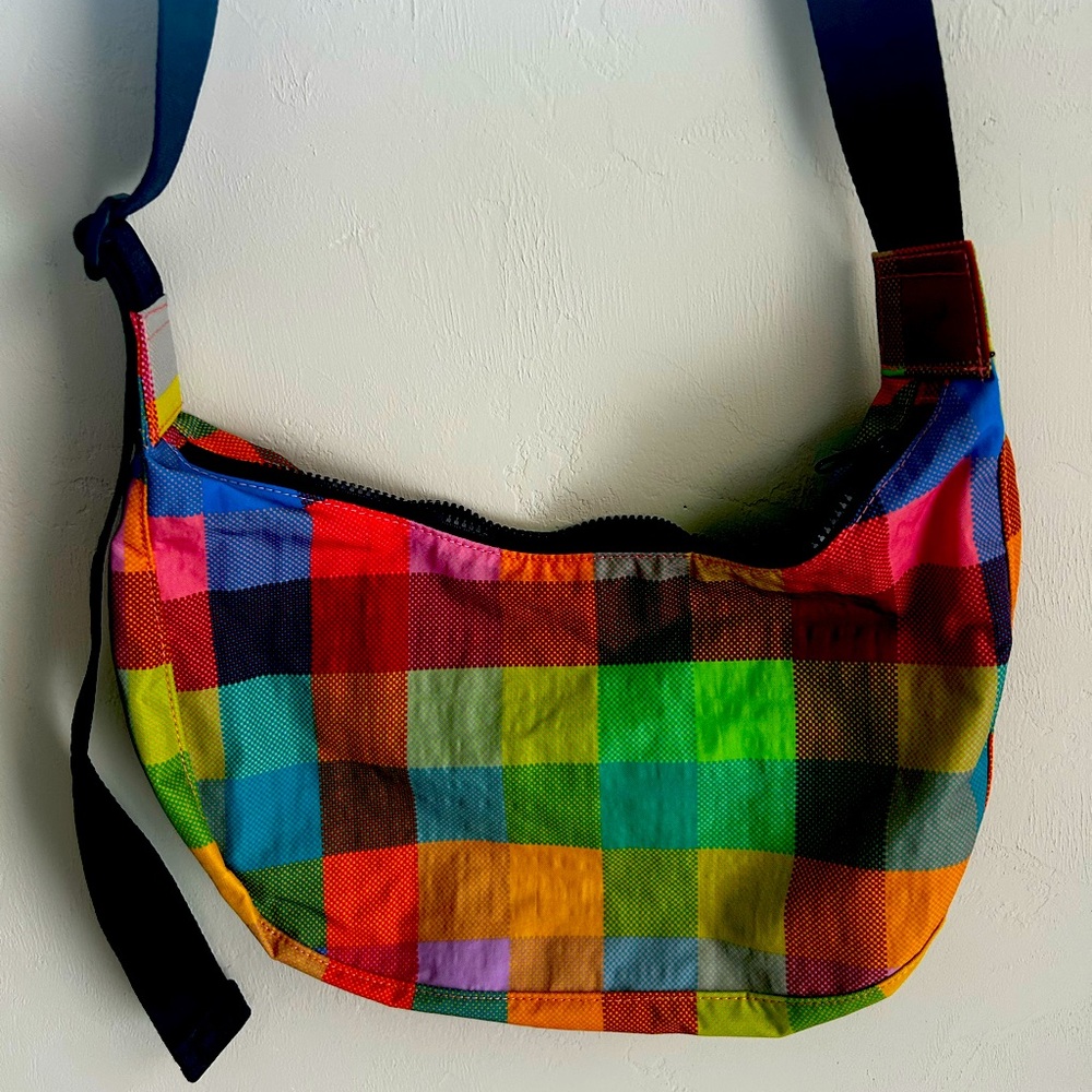 BAGGU Medium Nylon Crescent Bag Multicolor - Picture 2 of 4